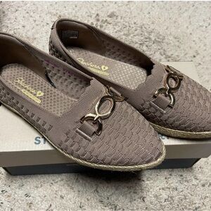 Skechers Cleo’s Memory Foam size 7.5